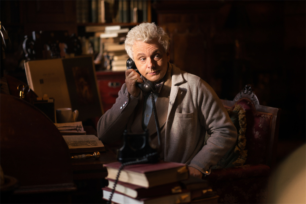 麦克·辛在剧集《好兆头》中