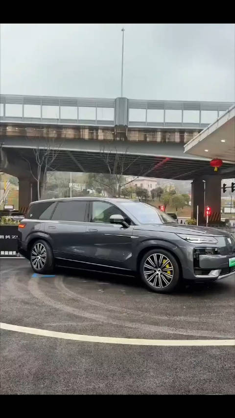 腾势N9 这个掉头怎么样？