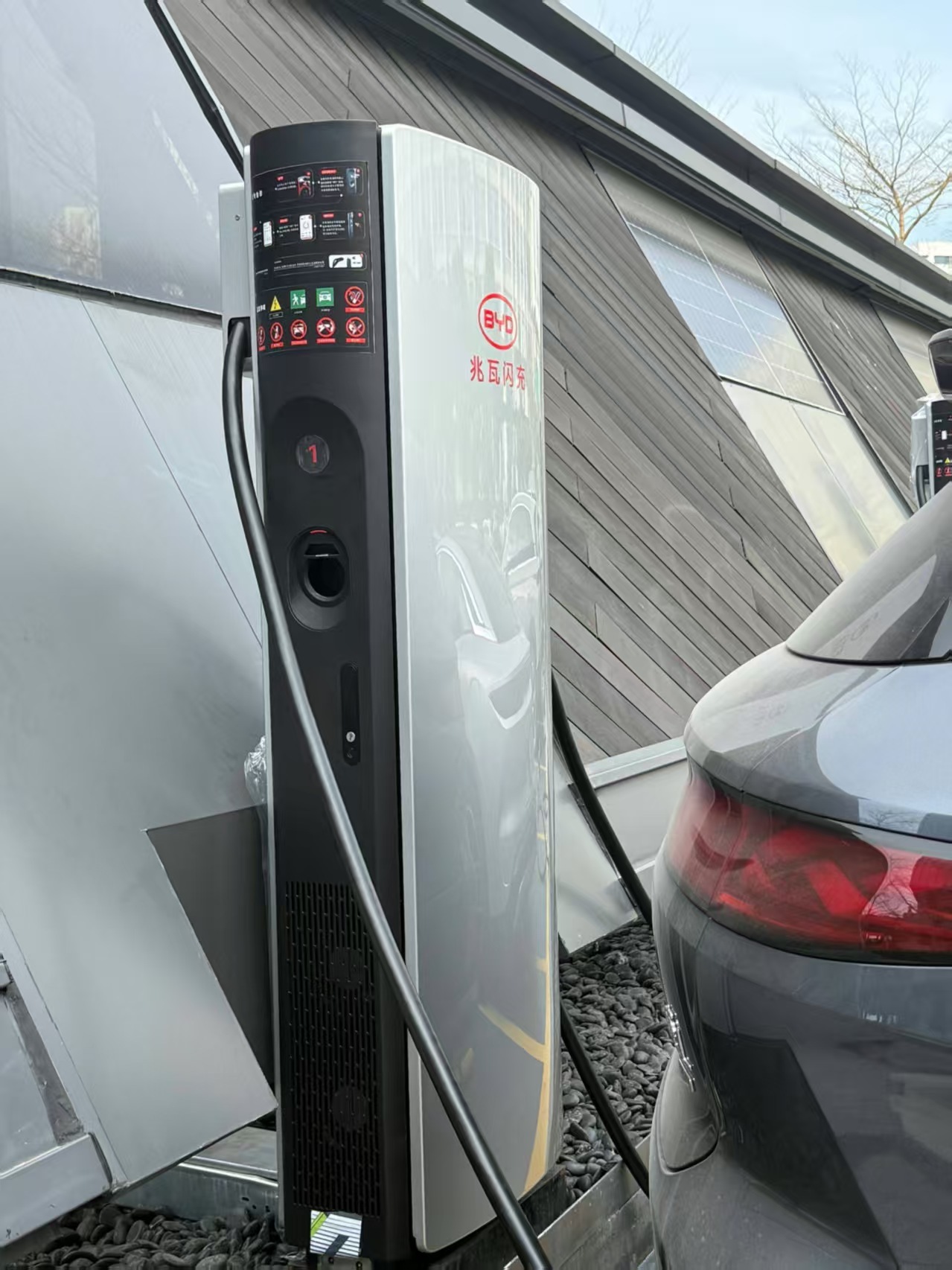 比亚迪汉L/唐L启动兆瓦闪充预售！超级e平台技术刷新动力性能，纯电市场新标杆诞生