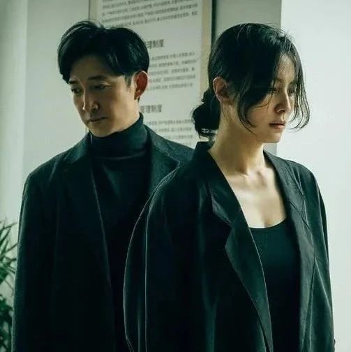 在《活着》与《回响》中，我找到了心灵的庇护