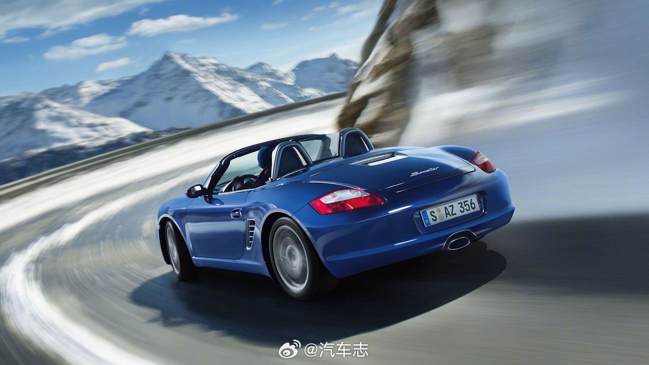 视频：男子开老款保时捷加油逃单 被警方传唤调查