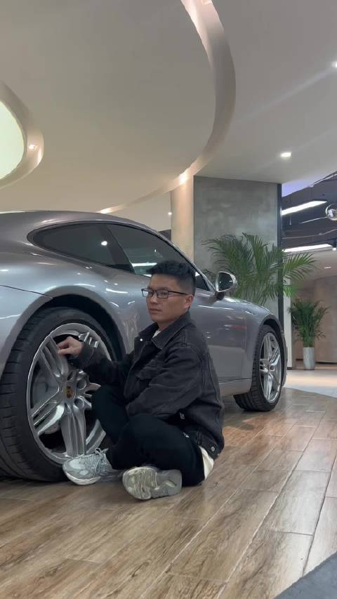 稀有配色，保时捷911 carrera 柠檬金外观