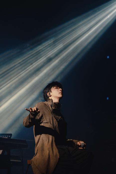 唐汉霄在舞台上找到最初的自己 图片来源：受访者供图