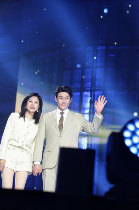 鲍蕾与陆毅。受访人供图