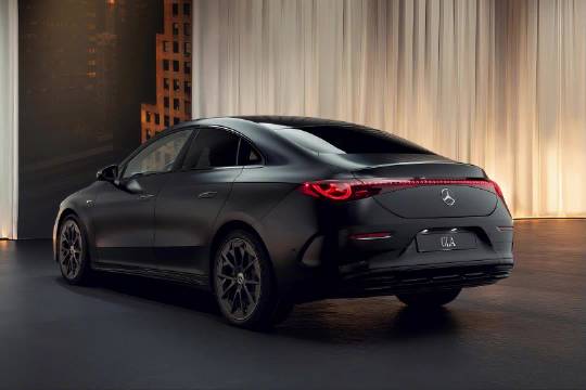 奔驰 CLA 新推纯电混动版