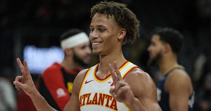 老鹰白捡个抢断王！潜力3D让鹈鹕悔断肠 小库里靠他翻身