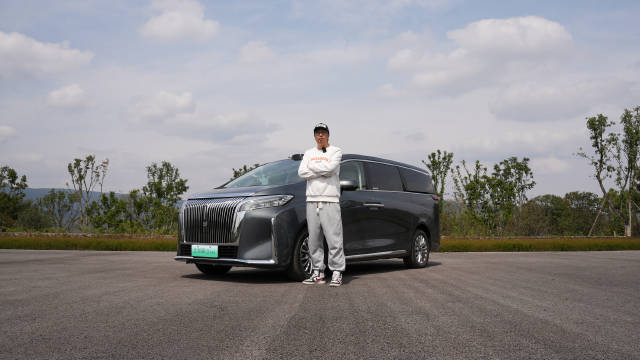 试驾魏牌全新高山，这才是新能源智能MPV该有的样子？