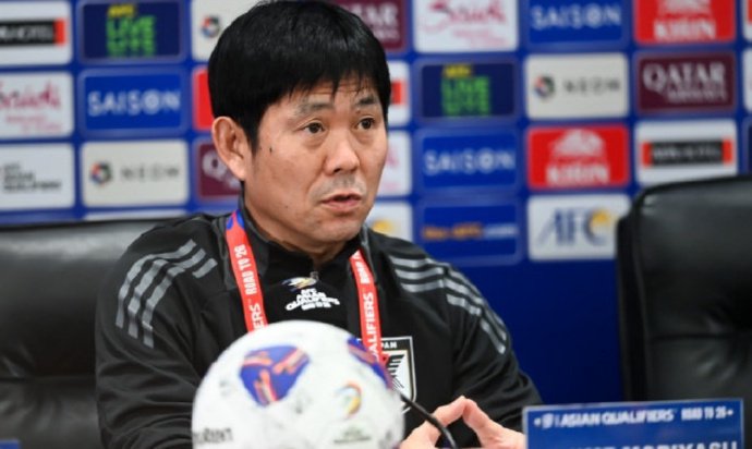 在出席日本vs沙特的世预赛赛前新闻发布会时…