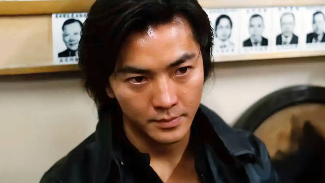 “十秒钟以内，我杀你全家”，“郑伊健”为复仇性情大变…