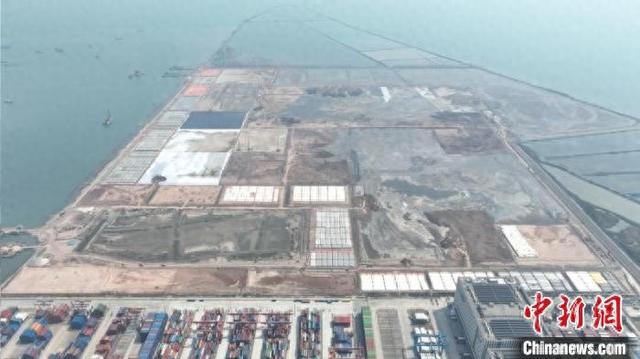 广州港南沙港区国际通用码头水工主体结构动工。 广州港集团 供图