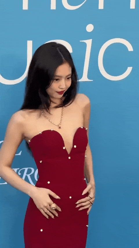 12号还秀恩爱，突然官宣离婚？