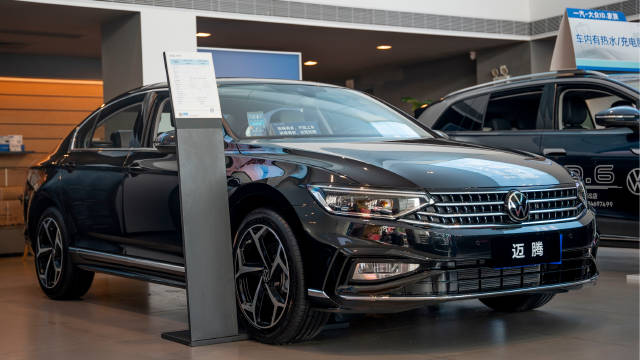 实拍迈腾众享款豪华型：一口价14.98万，十多项配置升级，抄底好时机！