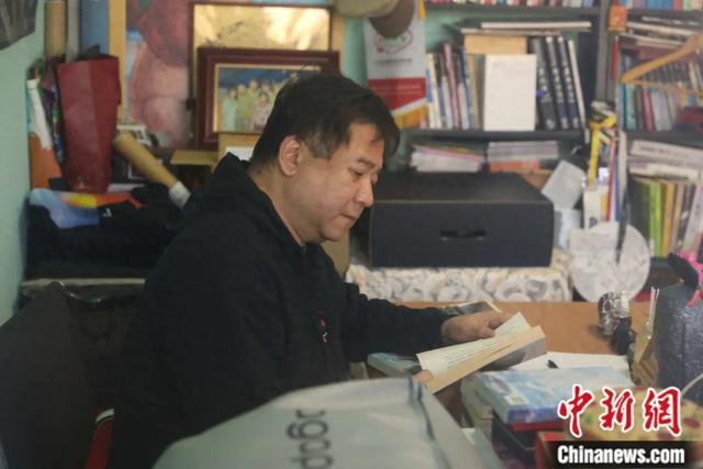 瞿友宁在台湾工作室。中新社记者 杨程晨 摄