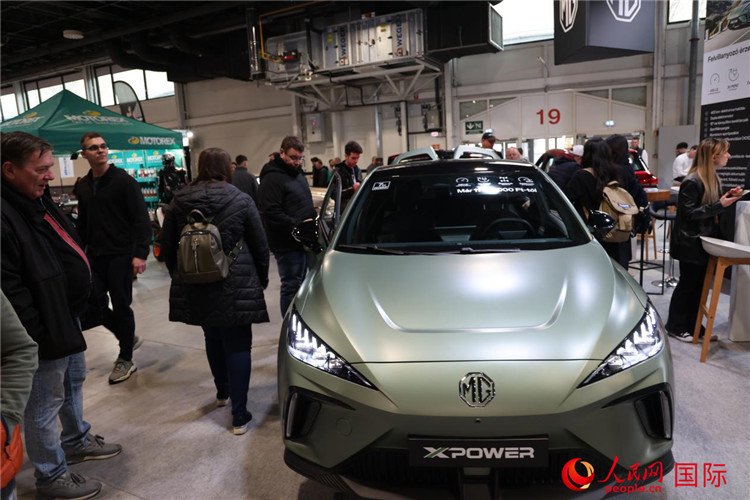 中国新能源产品亮相匈牙利车展