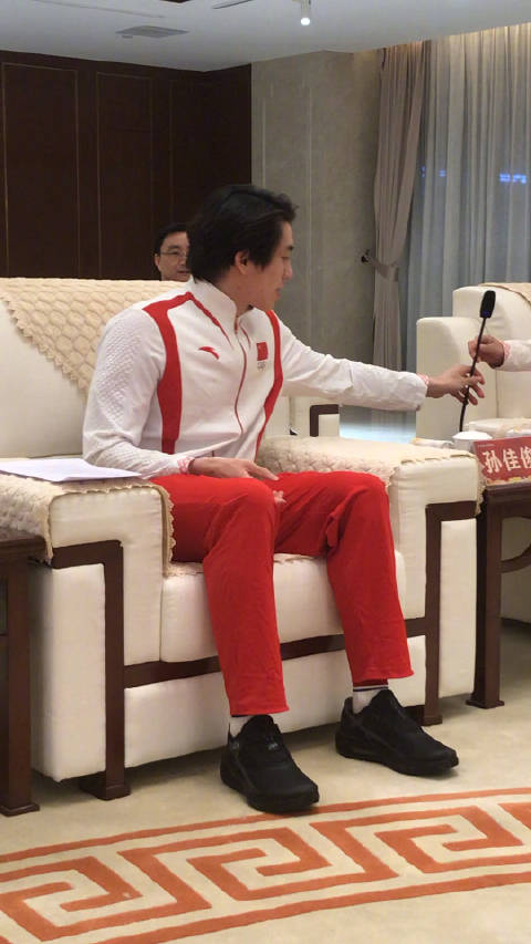 奥运冠军面对面巡回宣讲活动在陕西延安举行