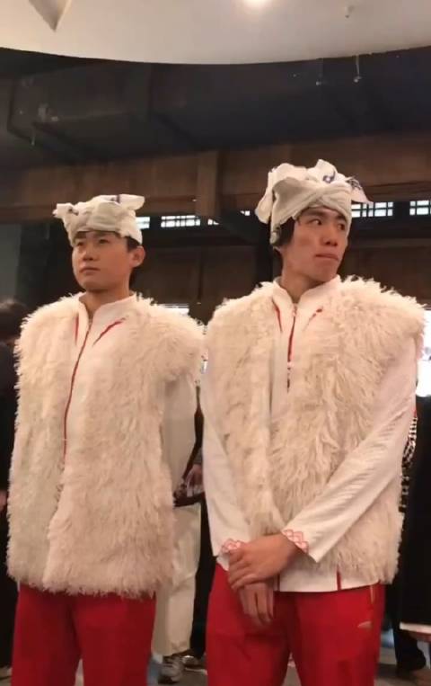 我滴妈，孙佳俊你太帅了，只是那双手无处安放啊