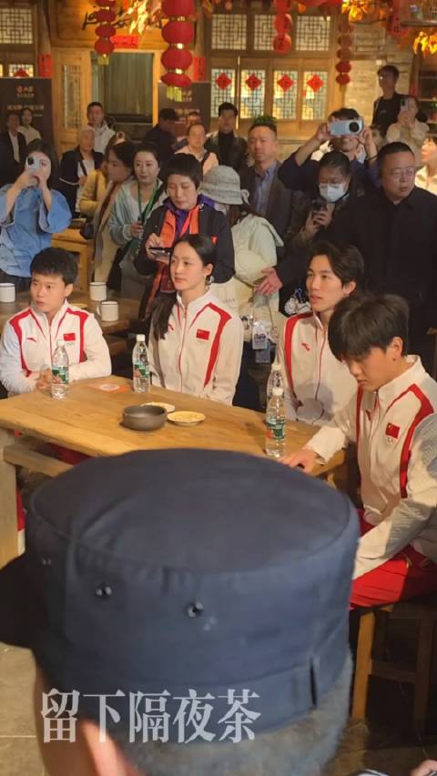 我觉得肖雁宁妹子是真听进去了，刘宇坤、侯志慧听得也很认真…