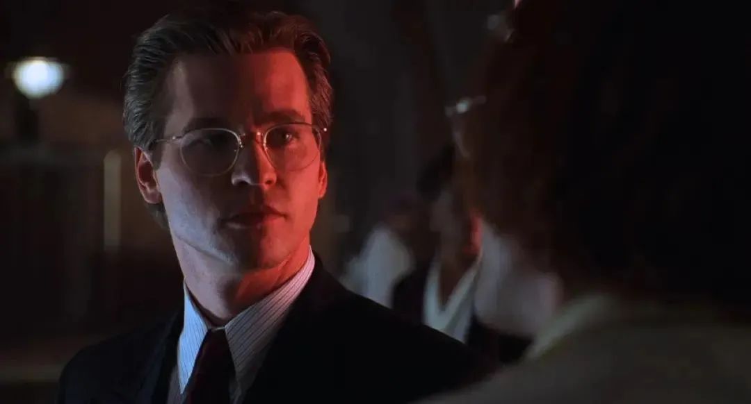 来源：澎湃新闻、新闻晨报、橙柿互动