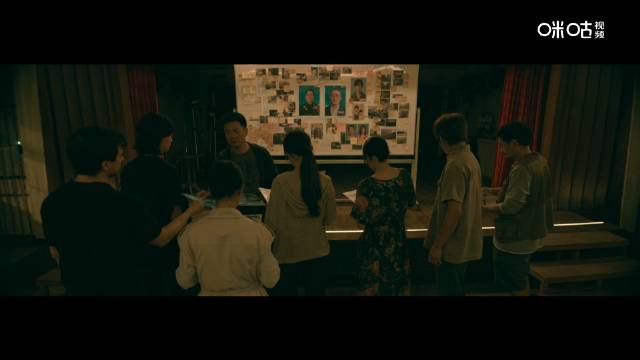 那些被害孩子的家长们联手复仇，他们眼里的绝望与坚定，全是对孩子深沉的爱