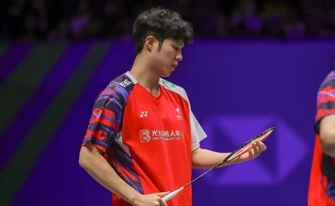 国羽名将曝大瓜，前女友：劈腿，找富婆，骂国乒，张军也被骂