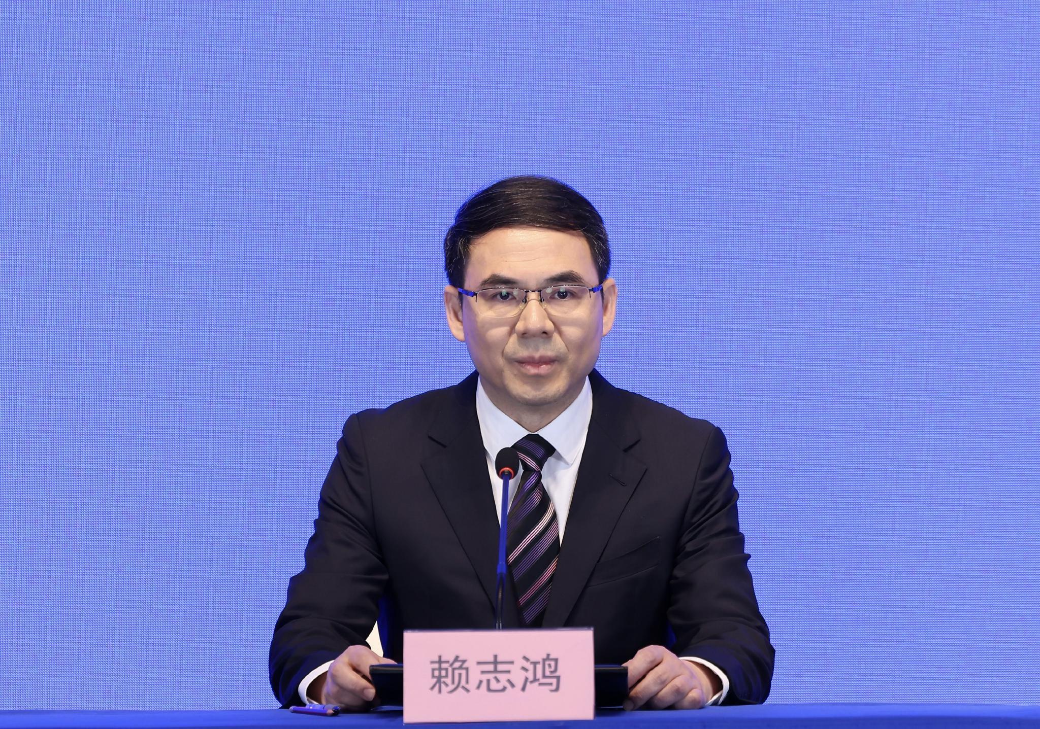 廣州市副市長賴誌鴻介紹廣州市引才政策。主辦方供圖