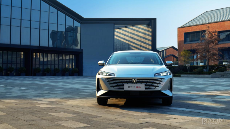 叠加现金礼及补贴后售5.39万起 2025款长安逸动新蓝鲸上市