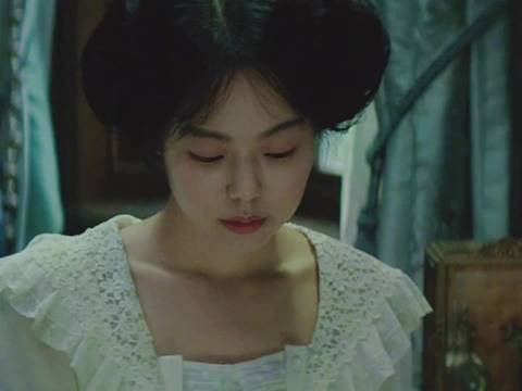 8日晚韩媒爆料，金敏喜前阵子喜提儿子一枚，目前住在一家产后调理院