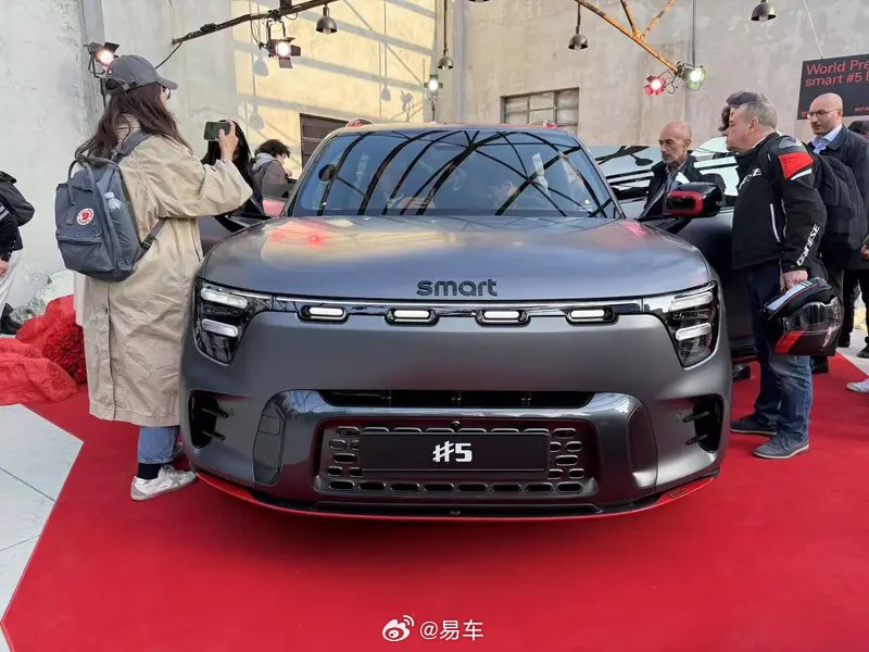 smart精灵5号 BRABUS超能版首发 采用双电机四驱布局