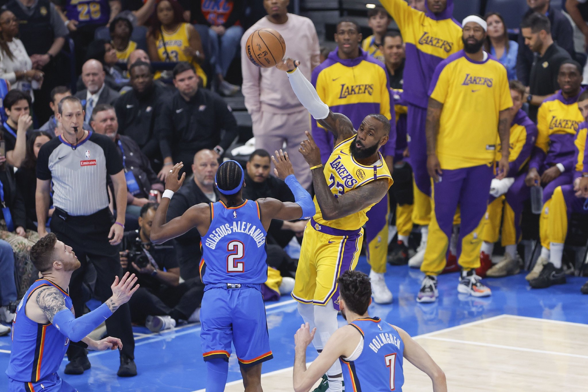 詹姆斯与雷霆新星正面交锋数据背后的故事令人深思