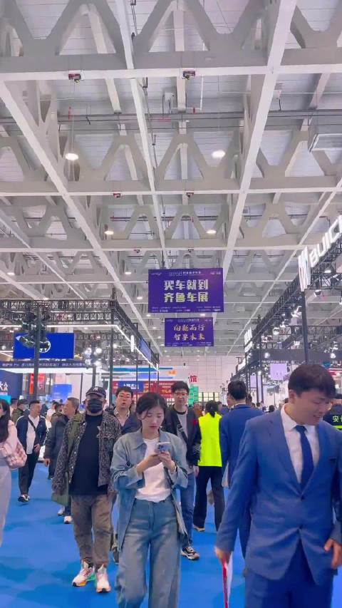 来齐鲁春季车展半天看遍中意车型