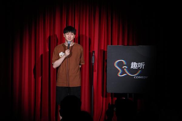 大学学校脱口秀段子视频,大学学校脱口秀段子视频完整版