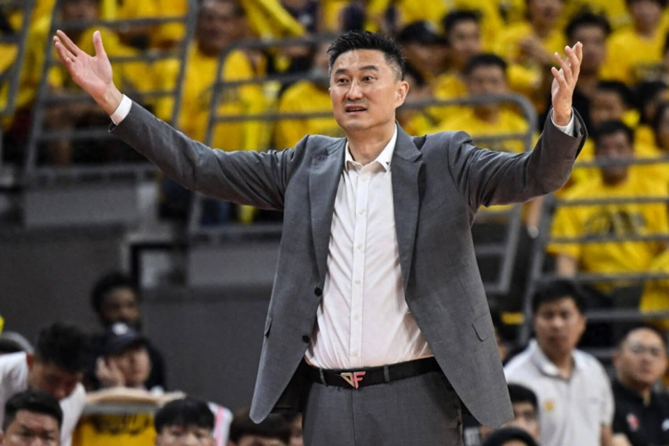 广东打山西，任骏飞没禁赛，辽宁名宿看衰杜锋，西热力江挺黄荣奇