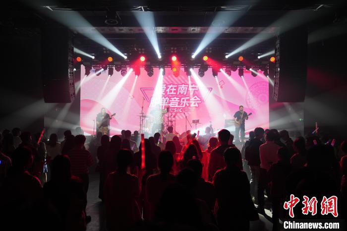 图为脱单音乐会现场。陈沿佑 摄