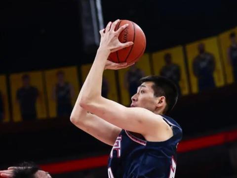 广东输球又遭噩梦！任骏飞被背出球场，伤势不轻，锋线彻底完了！