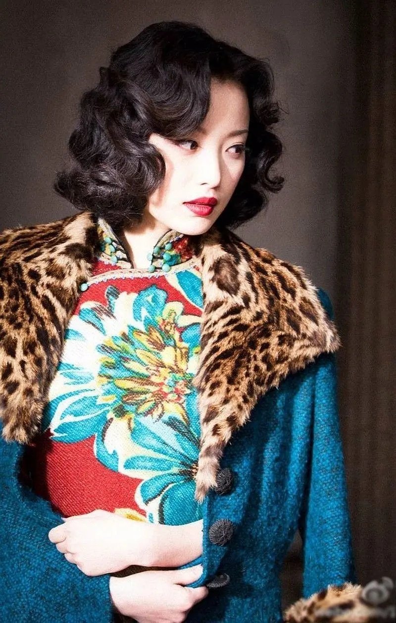 张艺谋执导的电影中85花 倪妮：《金陵十三钗》饰演玉墨 赵丽颖：《第二十条》