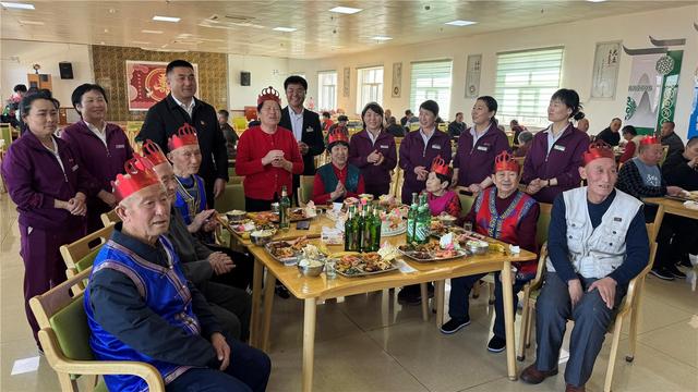 科右中旗养老服务中心吐列毛杜区域性敬老院举办集体生日会。(资料图)