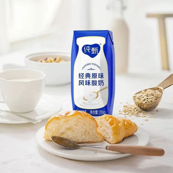 蒙牛纯甄酸奶;图片来源:天猫超市纯甄品牌馆