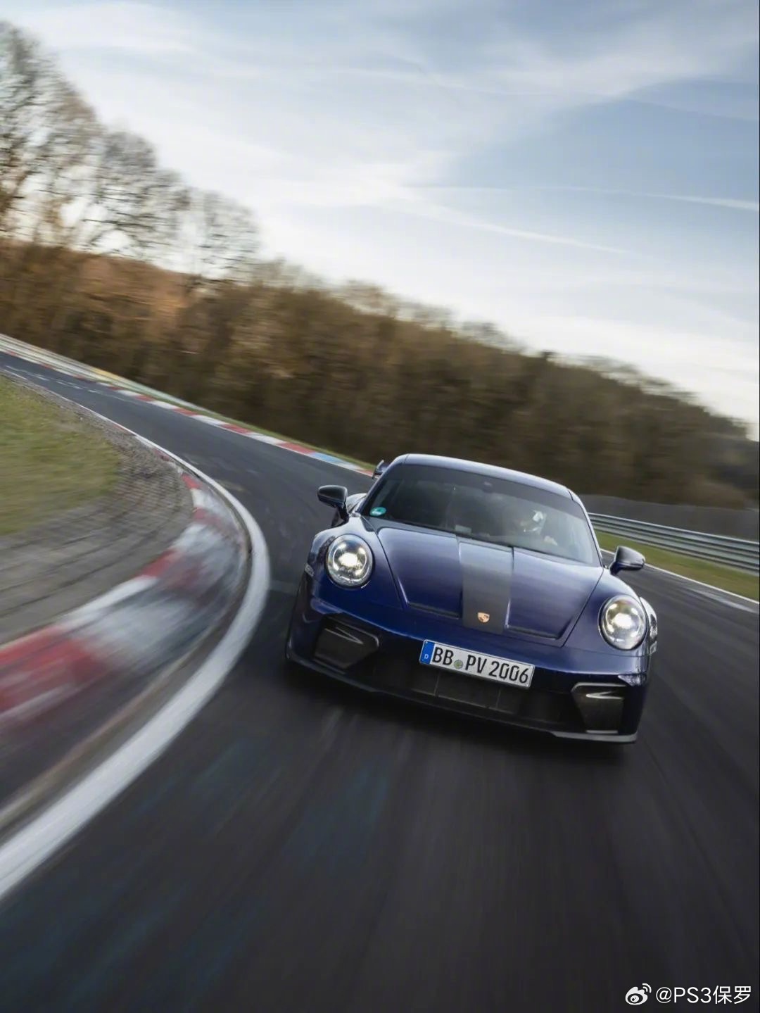 6分56秒294，新款保时捷 911 GT3 成为纽博格林北环圈速最快的手动挡量产车