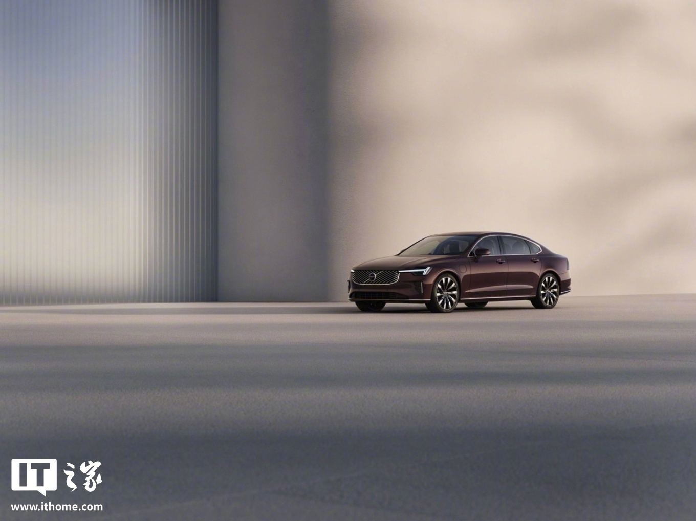 沃尔沃海外推出2025款S90混动轿车：同步全新家族设计，国产版有望今夏上市