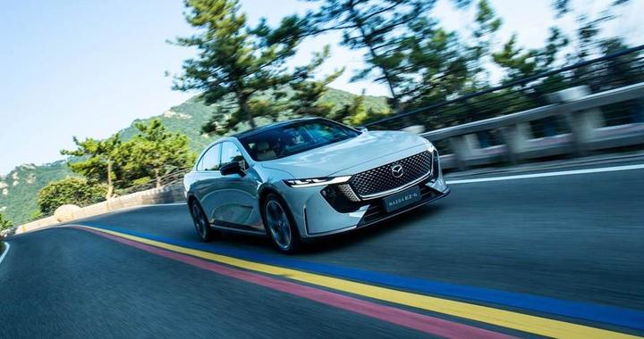 新增鹭羽白内饰起售价仍为9.98万，长安马自达EZ-6真香！