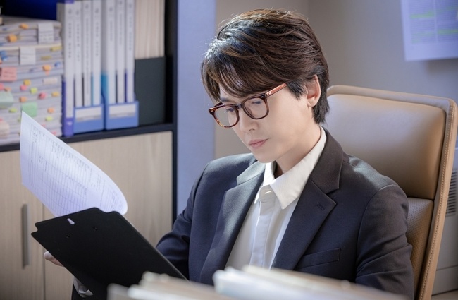 郑敬淏客串剧照 来到钟路律帝医院的金俊完！教授nim好帅啊