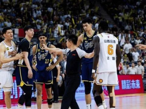 官宣葛昭宝张明池违规进场禁赛1场，山西四强受影响，3场被罚18万