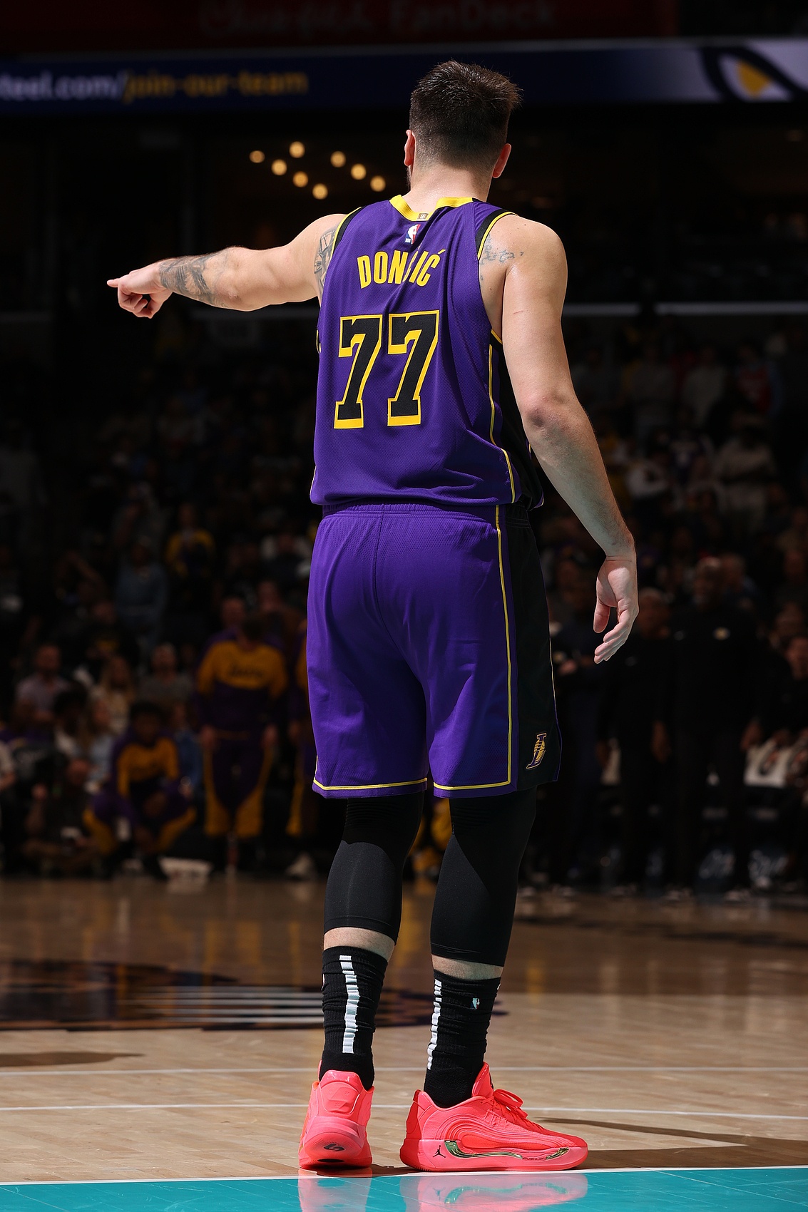 带领球队在西部排名中艰难前行