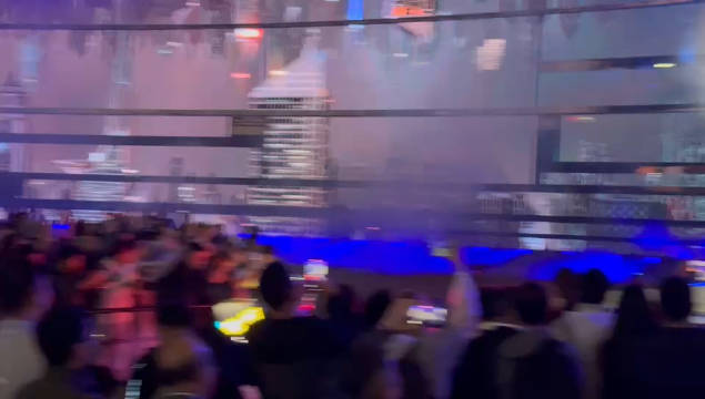 宝马新世代驾趣概念车，干拔55度大坡