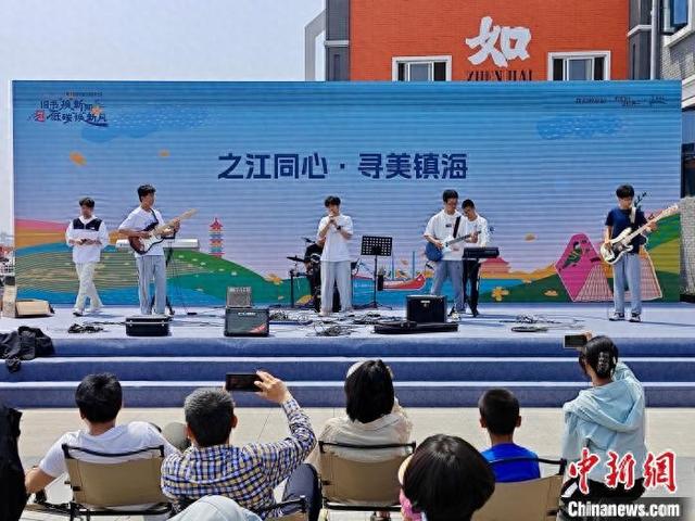 近日,第十届“招宝·蒲公英”换书大会在浙江省宁波市镇海区举行。(镇海区委统战部供图)