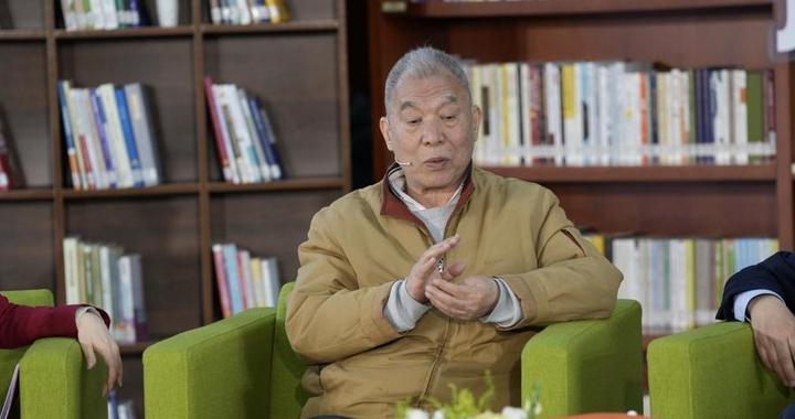 梁晓声：书桌占据了我大部分时间