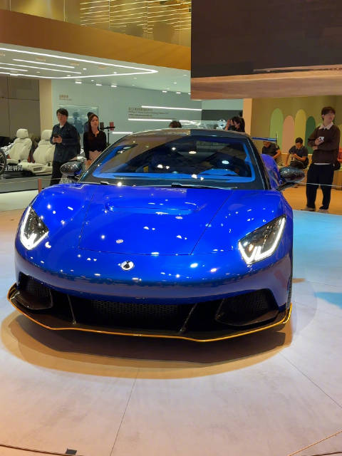 有人说，比亚迪腾势 Z=大牛+路特斯+兰博基尼+保时捷