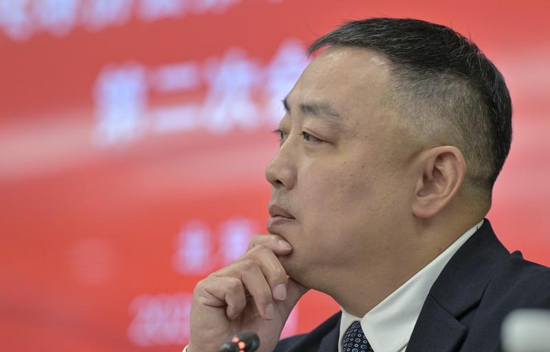 4月23日,劉國梁眼含熱淚。新華社記者 陶希夷 攝