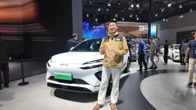 上海车展实拍比亚迪海狮06DM-i 中型家用SUV新选择