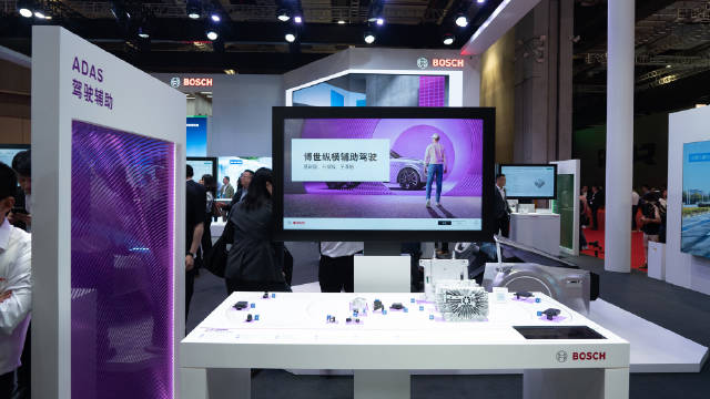 在本届车展上，知名汽车零部件供应商博世为我们带来多项全新技术的展示